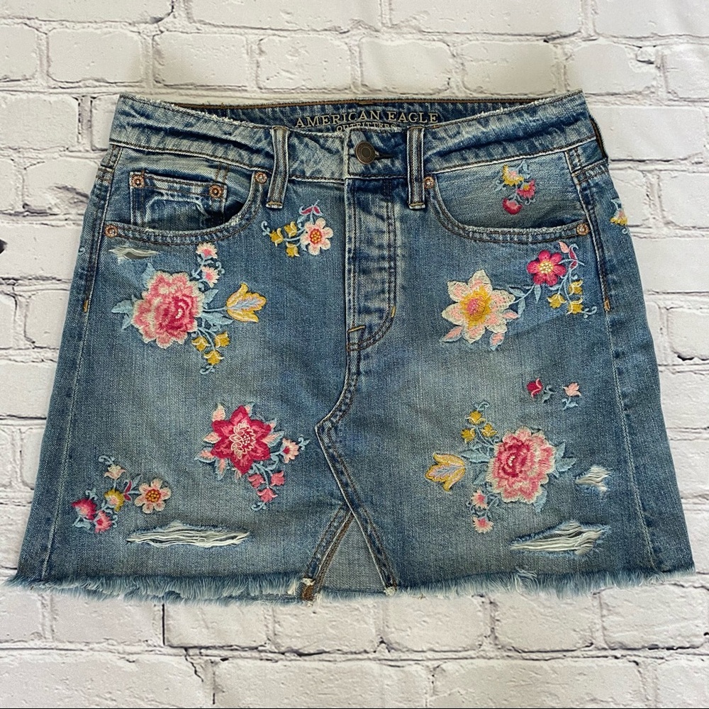 American Eagle Jean Skirt With Floral Decor Size 2